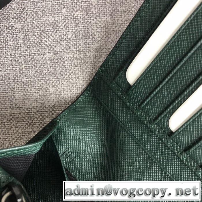 財布/ウォレット 2019-2020秋冬のファッション プラダ 今季トレンド新作はこれ PRADA  秋冬に大注目のカラー