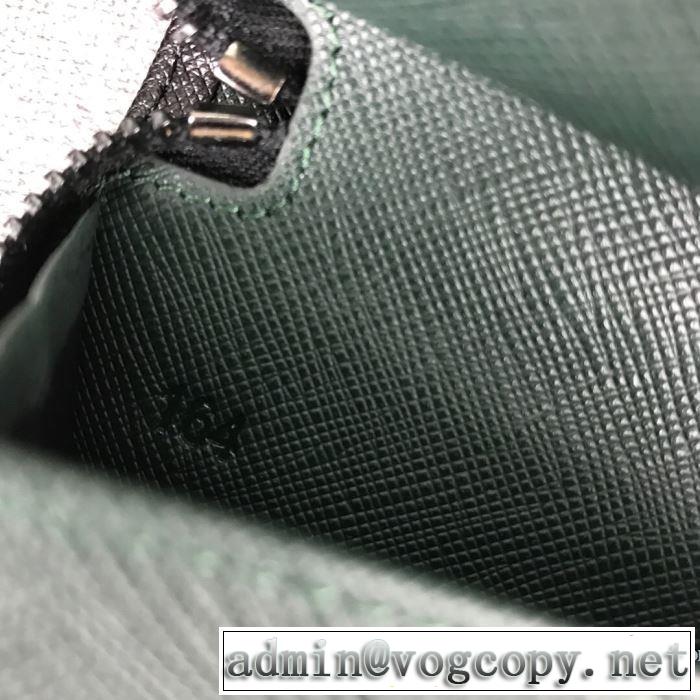 2019-2020秋冬のファッション プラダ PRADA最新トレンドコーデおすすめ 財布/ウォレット おすすめする注目トレンド