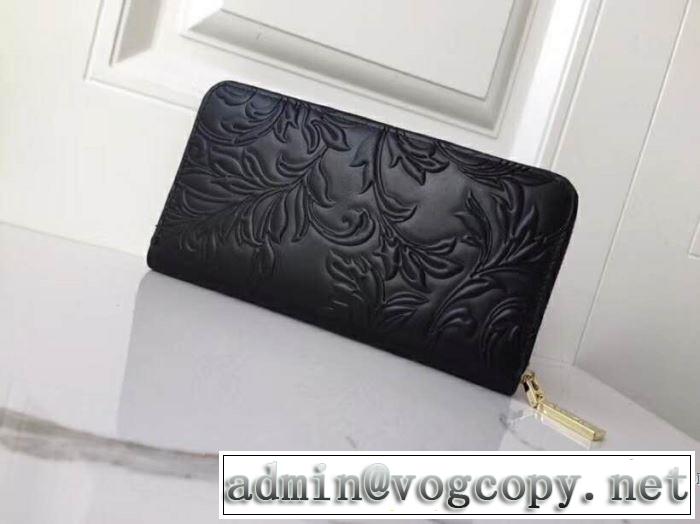 【2019春夏】最新コレクション 春夏のトレンドアイテム ヴェルサーチVERSACE 財布