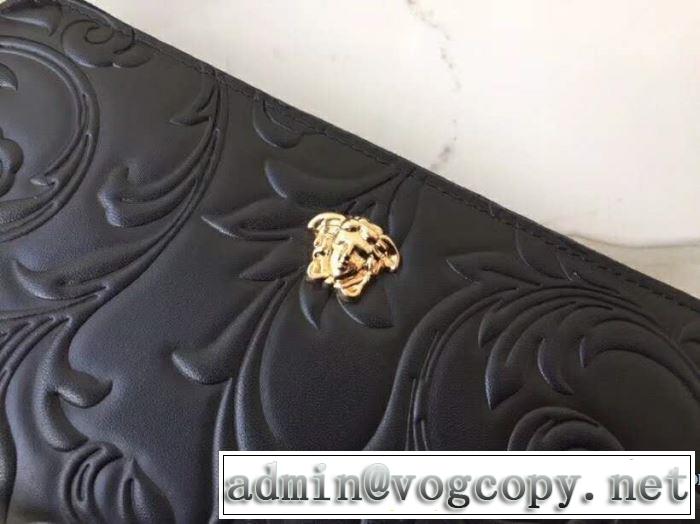 【2019春夏】最新コレクション 春夏のトレンドアイテム ヴェルサーチVERSACE 財布