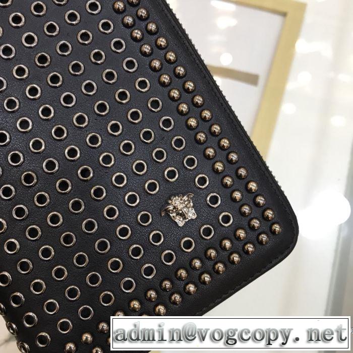 今流行のストリート上品 ヴェルサーチVERSACE 財布 おしゃれな夏ファッション2019
