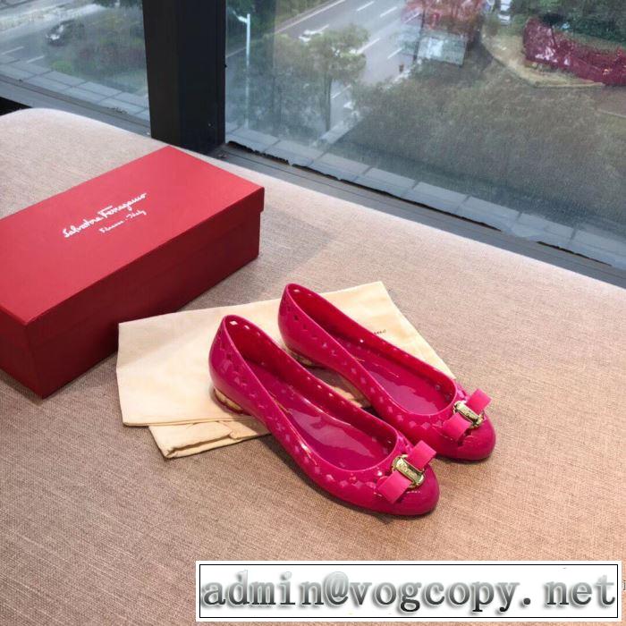 夏先に大活躍する 2019春夏の大注目トレンド サルヴァトーレフェラガモ FERRAGAMO ローファー 多色可選