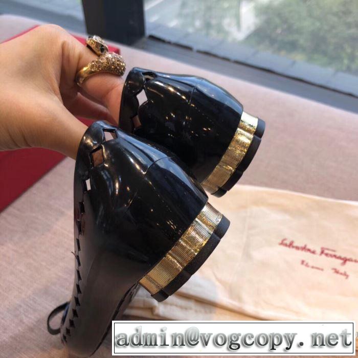夏先に大活躍する 2019春夏の大注目トレンド サルヴァトーレフェラガモ FERRAGAMO ローファー 多色可選