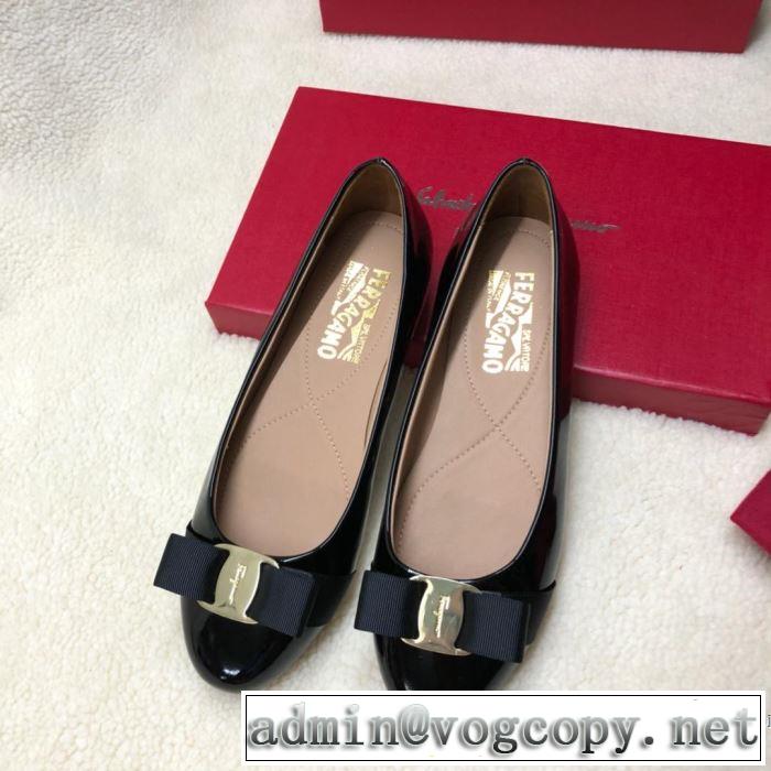 2019春夏トレンドアイテム 大人の可愛さを引き立て サルヴァトーレフェラガモ FERRAGAMO ローファー 多色可選