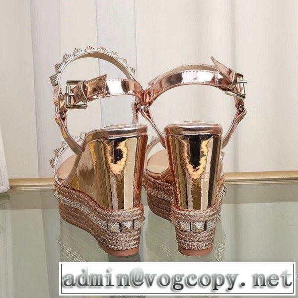 爽やかすぎない大人の印象に 2019年の春夏に着たい クリスチャンルブタン Christian Louboutin サンダル
