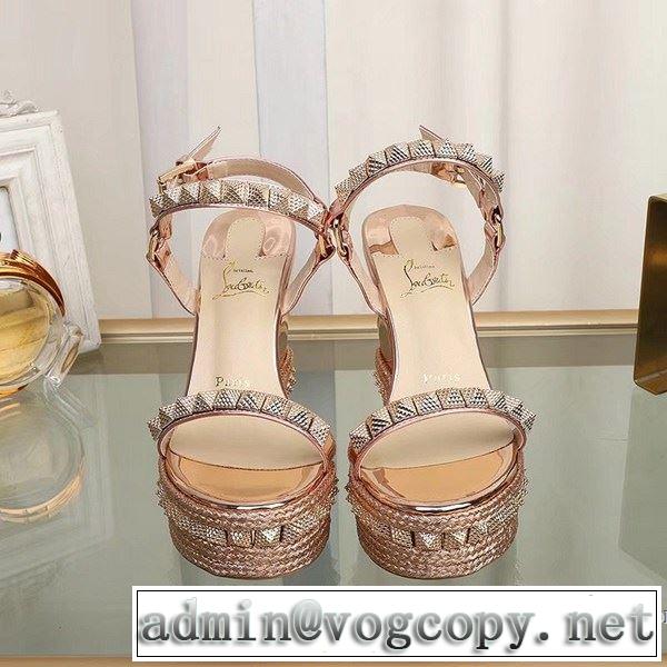 爽やかすぎない大人の印象に 2019年の春夏に着たい クリスチャンルブタン Christian Louboutin サンダル