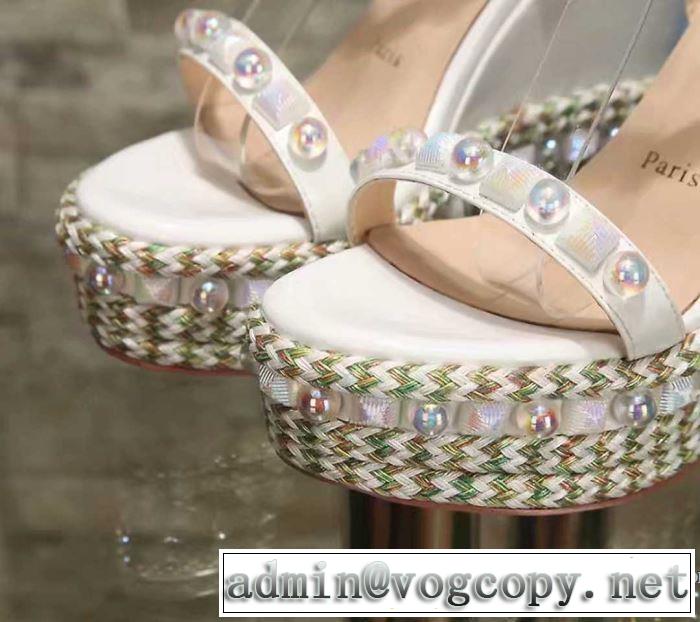 大人可愛いスタイル 2019年春夏流行ファッション クリスチャンルブタン Christian Louboutin サンダル 4色可選