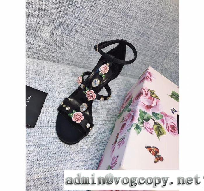 サンダル 春夏シンプルファッションでOK！ 2019春夏トレンドアイテム ドルチェ＆ガッバーナ Dolce&Gabbana