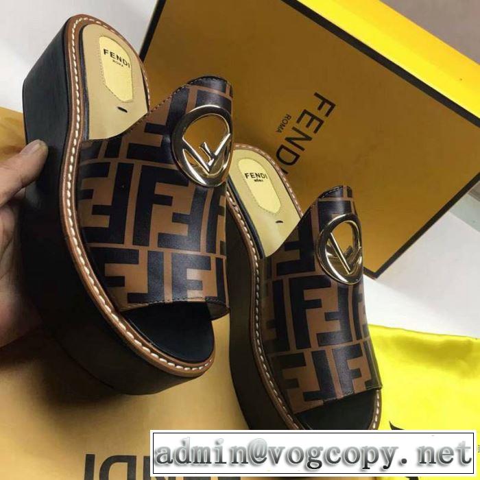2019春夏も引き続きトレンド フェンディ FENDI サンダル 春夏！大人カジュアル