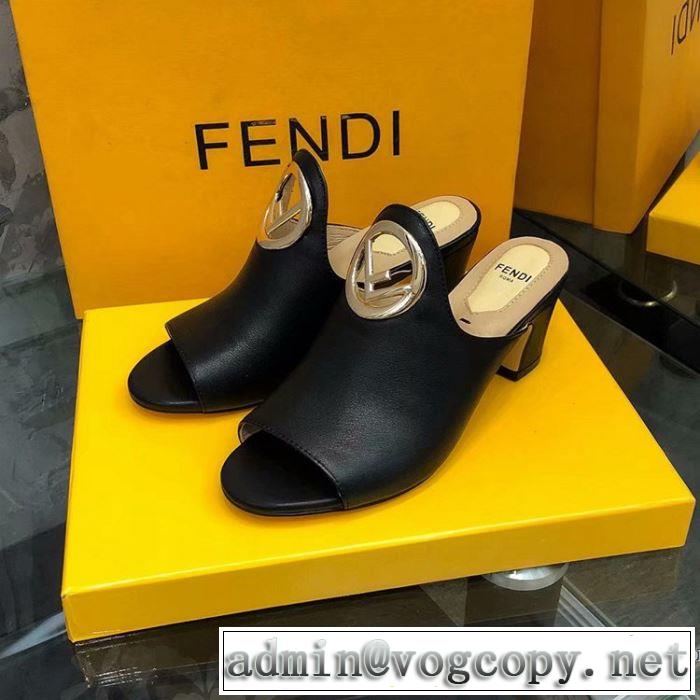 目を引く春夏トップス 2019春夏の大注目トレンド フェンディ FENDI サンダル 2色可選