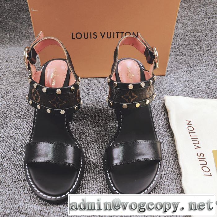 ルイ ヴィトン LOUIS VUITTON サンダル 【2019年】夏のファッション 一気にトレンド感満載な着こなし