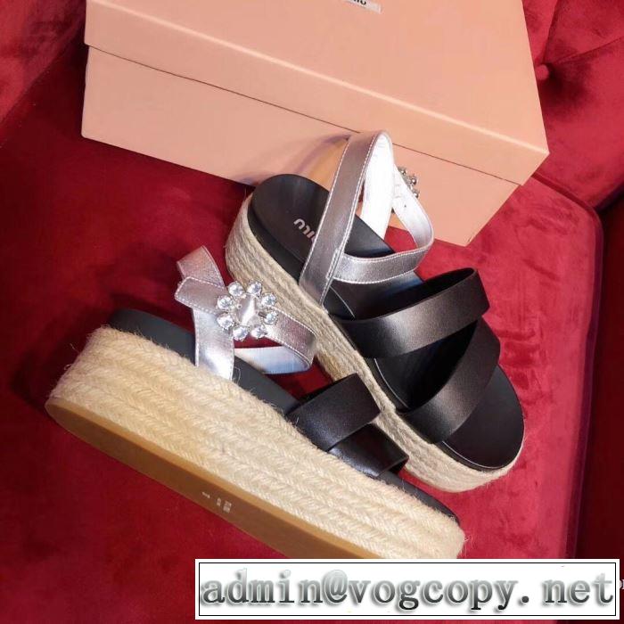 【2019年】夏のファッション 春夏らしい爽やかさ ミュウミュウ MIUMIU サンダル 2色可選