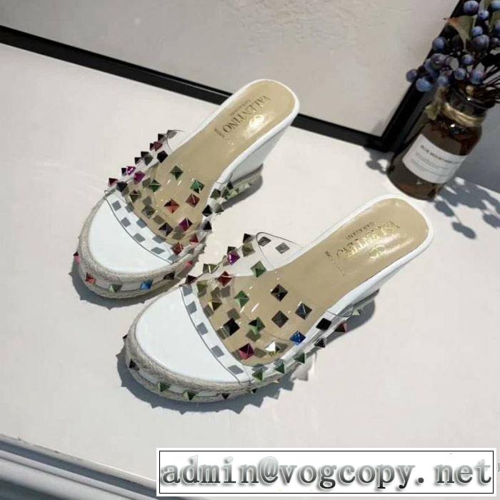暑い今こそ活躍させたい！ 2019春夏は人気定番 ヴァレンティノ VALENTINO サンダル 2色可選