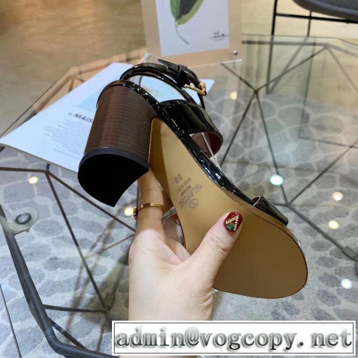 3色可選 サンダル 【2019春夏】最新コレクション 春夏を感じさせる ヴァレンティノ VALENTINO