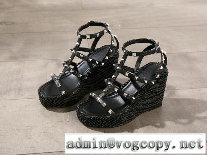 ヴァレンティノ VALENTINO サンダル 4色可選 2019春夏も引き続きトレンド 今っぽく新作アイテム