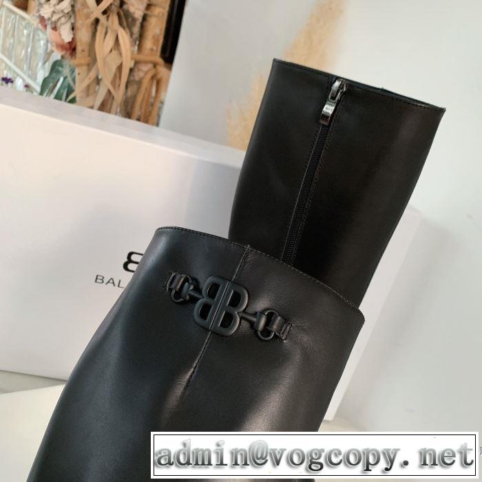 2019-20秋冬トレンドファッション バレンシアガ BALENCIAGA 最新秋冬トレンドをチェック レザーブーツ 秋冬流行りファション