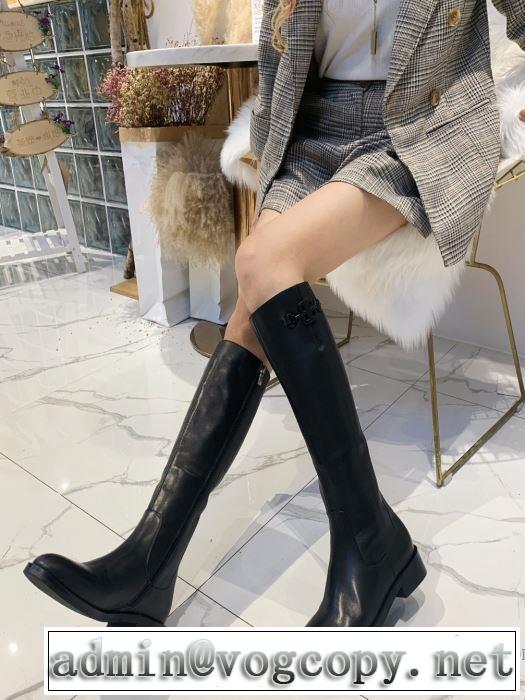 2019-20秋冬トレンドファッション バレンシアガ BALENCIAGA 最新秋冬トレンドをチェック レザーブーツ 秋冬流行りファション