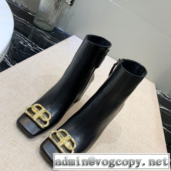 2色可選 BALENCIAGA 秋服コーデ2019年版 バレンシアガ 大胆なチェックの人気トレンド  レザーブーツ 秋にはやる最新作を先取り