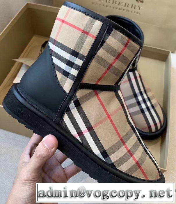 大人かわいい秋冬コーデを楽しみ バーバリー おしゃれ度アップ秋冬コレクション BURBERRY レザーブーツ 2019秋のファッショントレンドはこれ