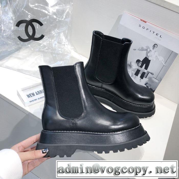 レザーブーツ ファッショントレンドを早速チェック バーバリー2020秋冬流行ファション   BURBERRY  最高にCOOL秋冬新作