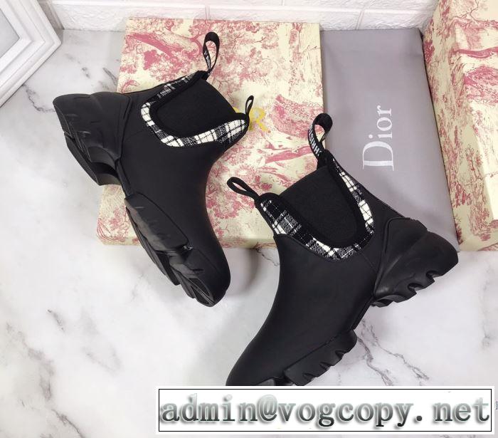 やっぱり優しい色 ディオール DIOR 3色可選 【2019秋冬トレンド】押さえておきたい レザーブーツ サイズのよさを感じる新作