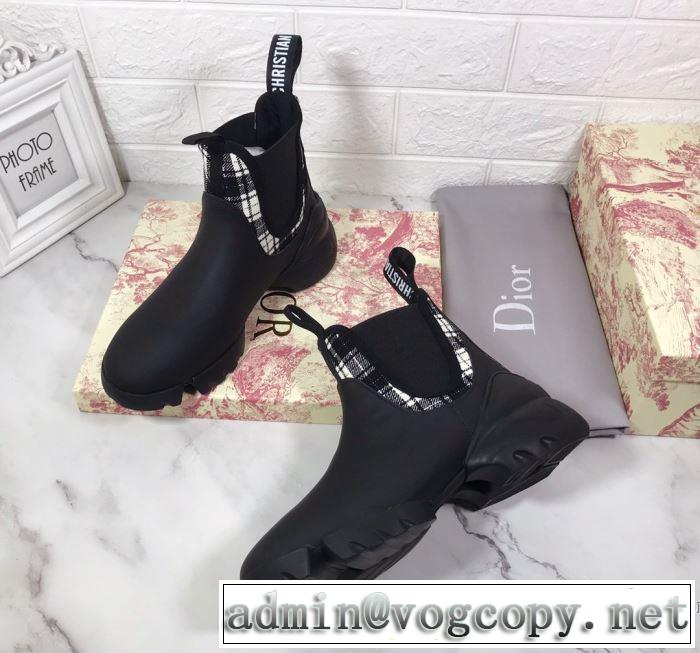 やっぱり優しい色 ディオール DIOR 3色可選 【2019秋冬トレンド】押さえておきたい レザーブーツ サイズのよさを感じる新作