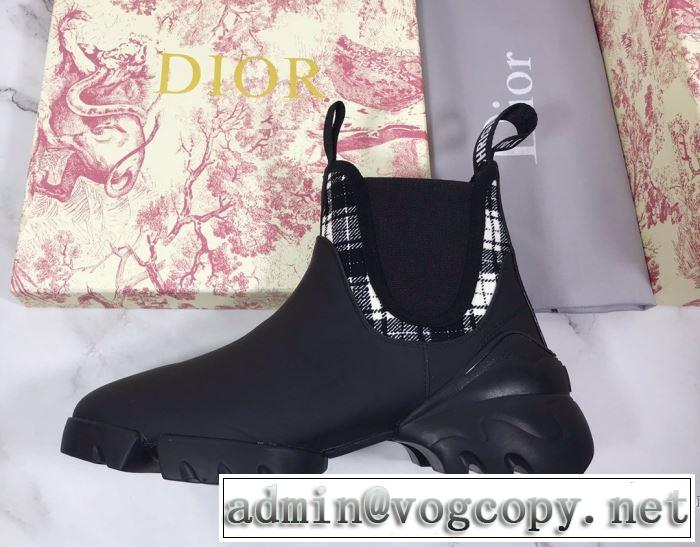 やっぱり優しい色 ディオール DIOR 3色可選 【2019秋冬トレンド】押さえておきたい レザーブーツ サイズのよさを感じる新作