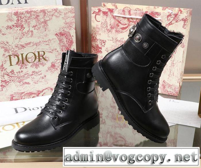 レザーブーツ 秋ファションのトレンド ディオール一番おしゃれ秋冬トレンド  DIOR  2019秋に注目したい