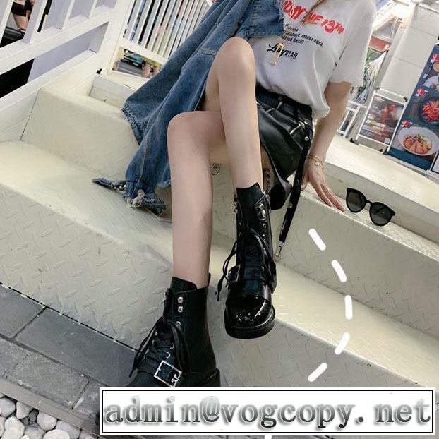 レザーブーツ 今年の秋冬のトレンド激安セール ジバンシー  秋冬流行りファションGIVENCHY  2019-2020秋冬流行色紹介