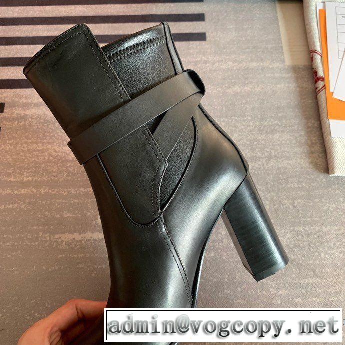 人気ファッション雑誌でも掲載 レザーブーツ 最重要！2019秋冬トレンド エルメス HERMES 最新トレンドコーデおすすめ