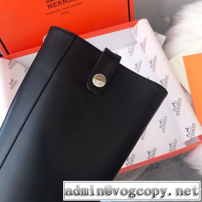 エルメス 2020秋冬流行ファション  HERMES ファッショントレンドを早速チェック レザーブーツ  最高にCOOL秋冬新作