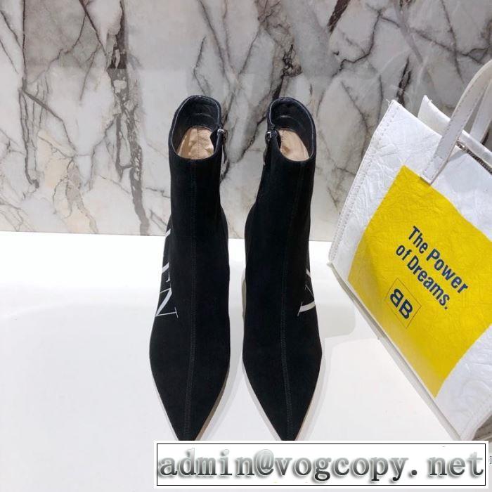 レザーブーツ 3色可選 2019年秋冬に欠かせない ヴァレンティノおしゃれでおすすめ今季トレンド  VALENTINO  2019トレンドファッション新品