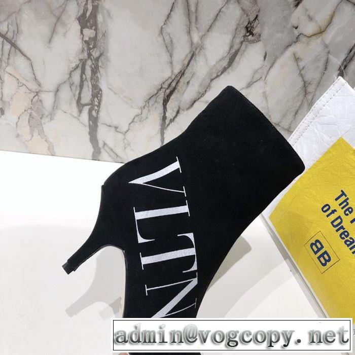 レザーブーツ 3色可選 2019年秋冬に欠かせない ヴァレンティノおしゃれでおすすめ今季トレンド  VALENTINO  2019トレンドファッション新品