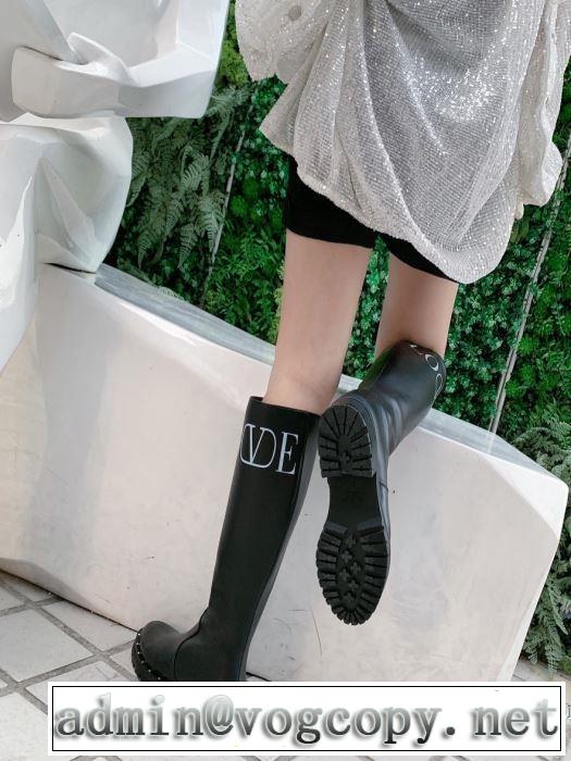 秋冬流行りファション ヴァレンティノ VALENTINO 最新秋冬トレンドをチェック！2019-20秋冬 レザーブーツ 絶対おさえるべきカラーと最新