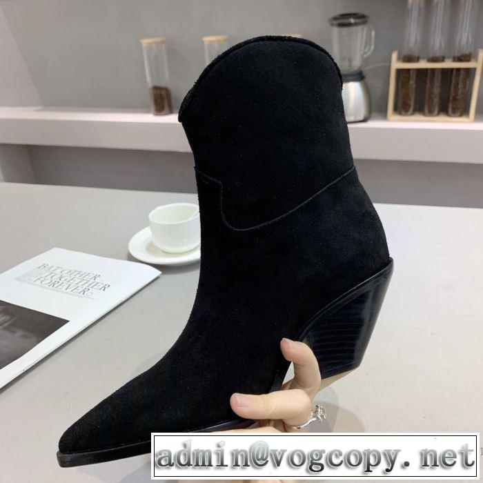 秋にこれがはやりそう ヴァレンティノ2色可選 2019秋冬トレンド押さえておきたい  VALENTINO レザーブーツ おしゃれに秋を迎えるために