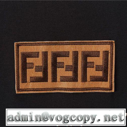2019即旬な装いに 2色可選 夏の王道　適度な上品さ FENDI フェンディ半袖Tシャツ