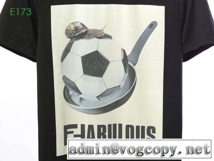 2色可選夏らしい爽やかさ  半袖Tシャツ  2019春夏も引き続き人気セール フェンディ FENDI オシャレな印象に