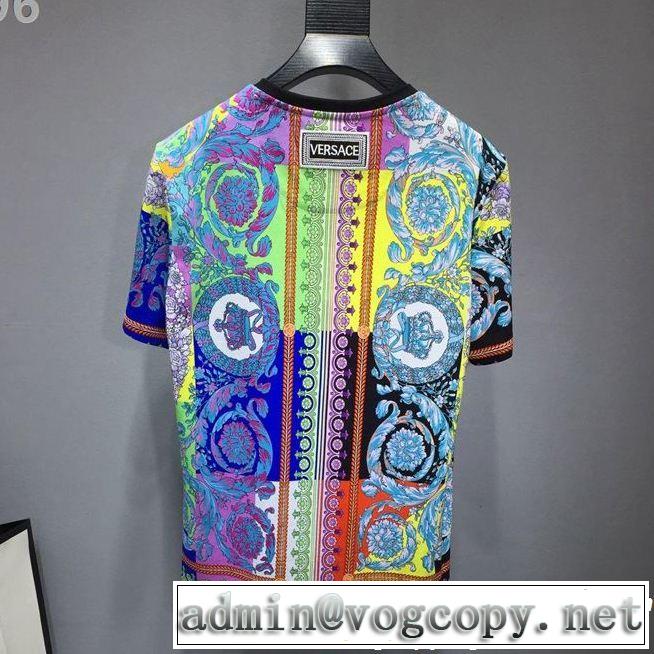 スタイルアップ効果 VERSACE ヴェルサーチ 半袖Tシャツ 今シーズン人気のアイテム