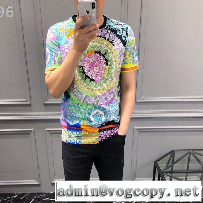 スタイルアップ効果 VERSACE ヴェルサーチ 半袖Tシャツ 今シーズン人気のアイテム