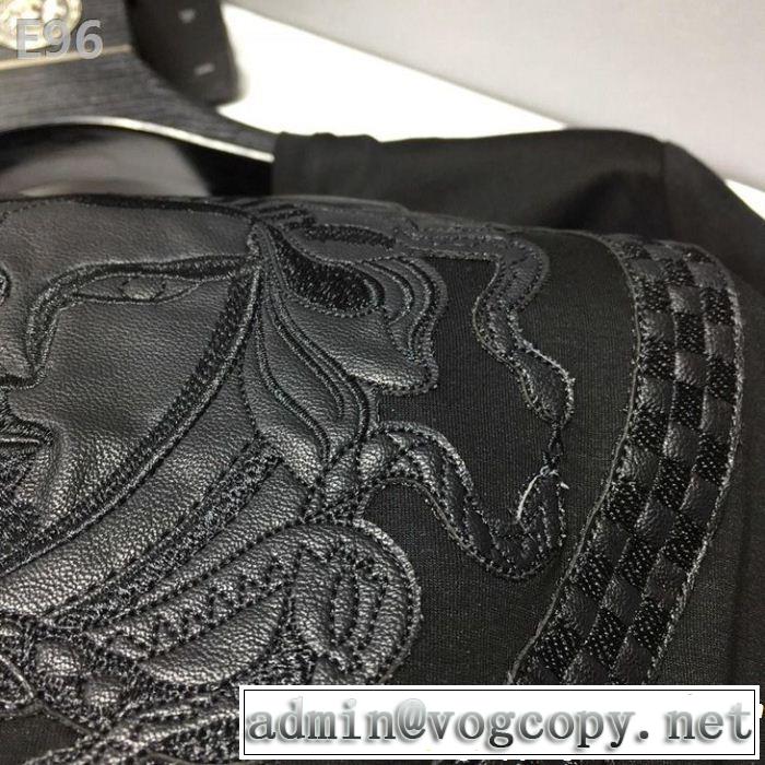 半袖Tシャツ 夏のフレッシュな気分に 甘過ぎず大人な印象に VERSACE ヴェルサーチ