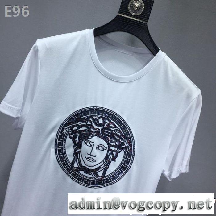 VERSACE ヴェルサーチ 半袖Tシャツ 2色可選 春夏に役立つカジュアル 軽やかな素材感