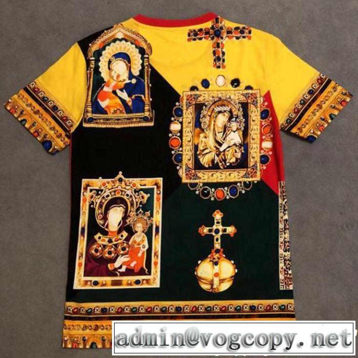 定番のスタイル春夏限定 快適な着心地 高級感が好評です VERSACE ヴェルサーチ 半袖Tシャツ