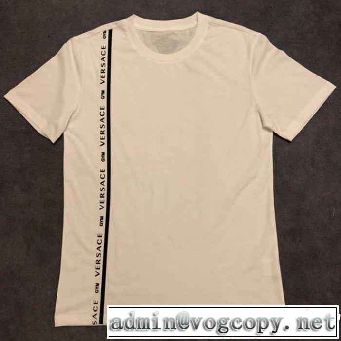 2色可選 半袖Tシャツ VERSACE ヴェルサーチ 大人の可愛さを引き立て 肌触りの良いサラりと