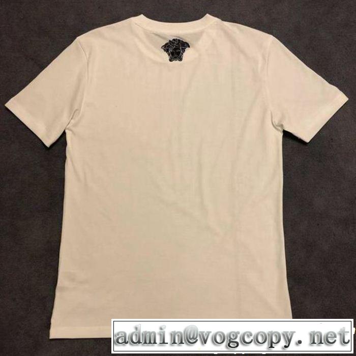 2色可選 半袖Tシャツ VERSACE ヴェルサーチ 大人の可愛さを引き立て 肌触りの良いサラりと