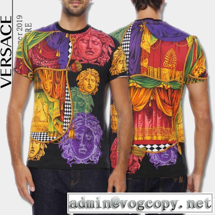通勤の定番 VERSACE ヴェルサーチ 半袖Tシャツ リラックススタイルが実現 オシャレ上級者に
