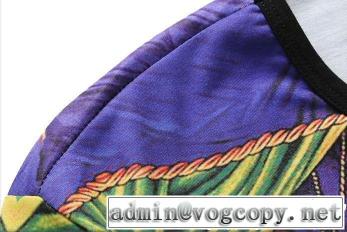 通勤の定番 VERSACE ヴェルサーチ 半袖Tシャツ リラックススタイルが実現 オシャレ上級者に