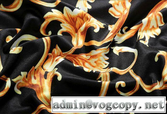 抜け感のある夏着物 春夏らしい華やか VERSACE ヴェルサーチ 半袖Tシャツ ぐっと鮮度がアップ