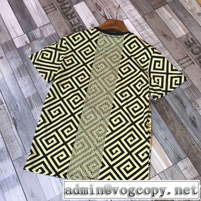 2色可選 半袖Tシャツ VERSACE ヴェルサーチ スタイルアップ効果 2019春夏も引き続きトレンド