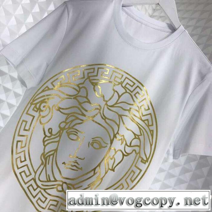 VERSACE ヴェルサーチ 半袖Tシャツ 2色可選 春夏を感じさせる 大人の華やかさを演出