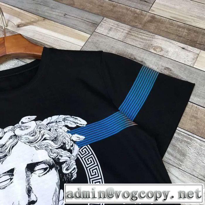 今っぽいトレンド VERSACE ヴェルサーチ 半袖Tシャツ 今旬のシルエットバランス